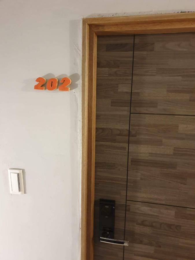 In.T Apartment Tainan Luaran gambar